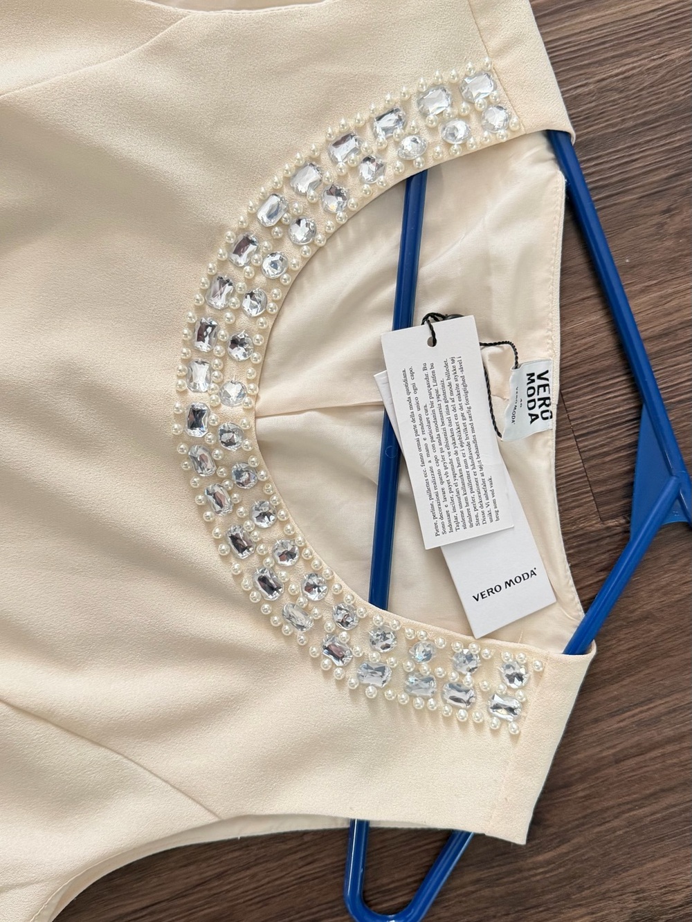 Vero Moda Cream Sleeveless Jewel-Neck Shift Dress - Picture 3 of 4